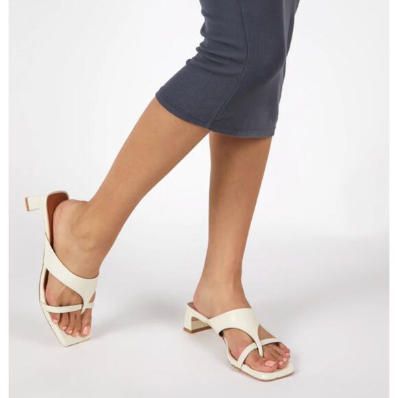 Intentionally Blank Off White Square Toe Kitten Flume Heels - Picture 2 of 8